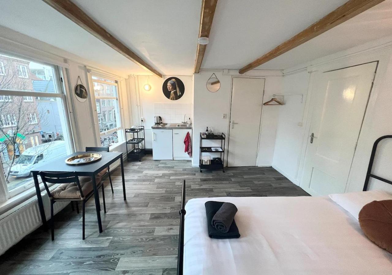 Studio's In The Center Of With Canal View! Maison d'hôtes