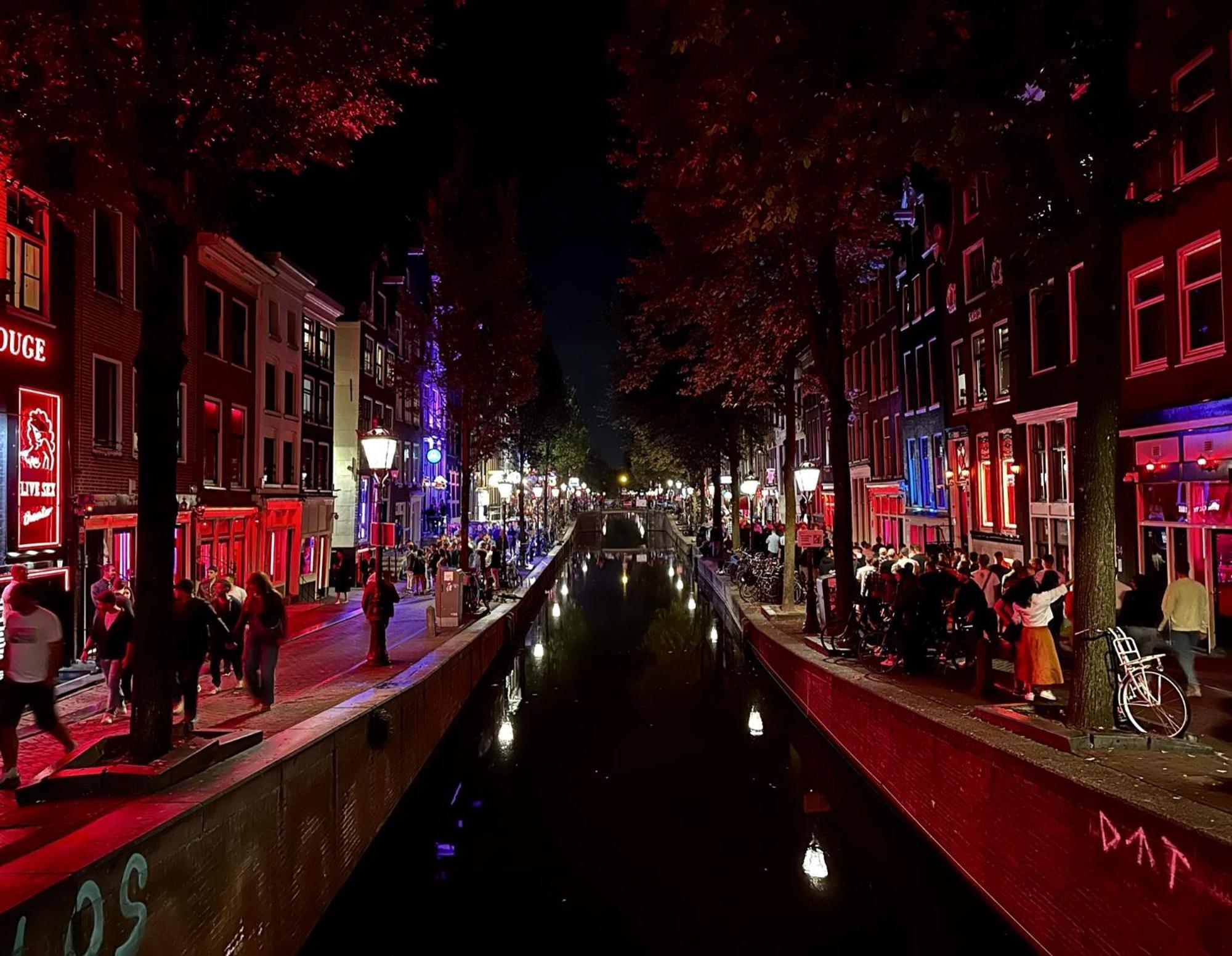 Studio's In The Center Of With Canal View! Maison d'hôtes Amsterdam