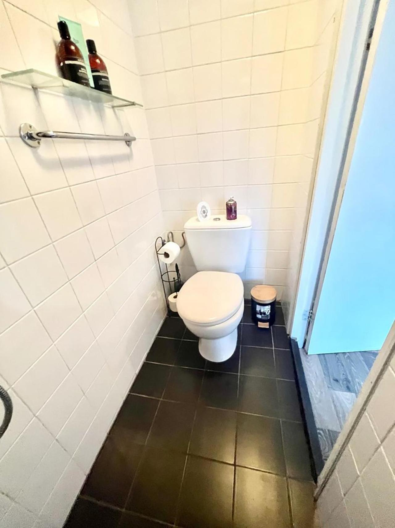 Studio's In The Center Of With Canal View! Maison d'hôtes
